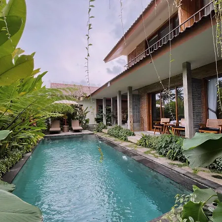 Griya Tropical Hotel